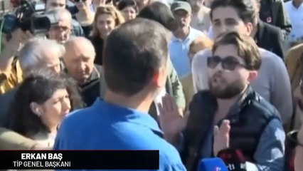 Erkan Baş, canlı yayınındayken kendisini kayda alan polise tepki gösterdi: Gizli bir şey mi söylüyorum ben!