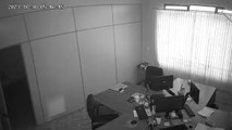 Mesmo com câmera de monitoramento e alarme, escritório de advocacia é alvo de ladrões