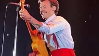 Harry Styles Golden Performance from the Love on Tour