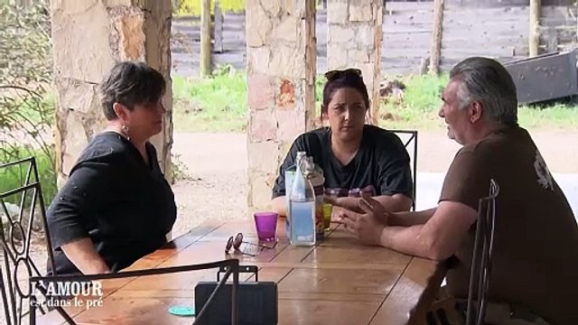 Stéphane met fin à l'aventure de ses prétendantes après avoir rencontré quelqu'un en dehors de L'amour est dans le pré sur M6