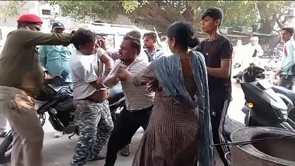 Video: SSP दफ्तर के ठीक सामने हुई जमकर मारपीट, वीडियो सोशल मीडिया पर हुआ वायरल