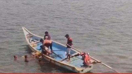 తూర్పు గోదావరి: స్పందించని అధికారులు... మత్స్యకారులు ఏం చేశారంటే?