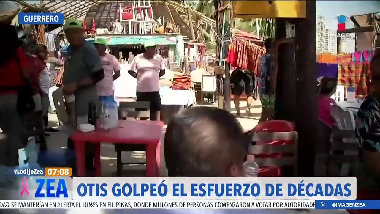 Antonio perdió su restaurante, de decadas, tras el paso del huracán Otis