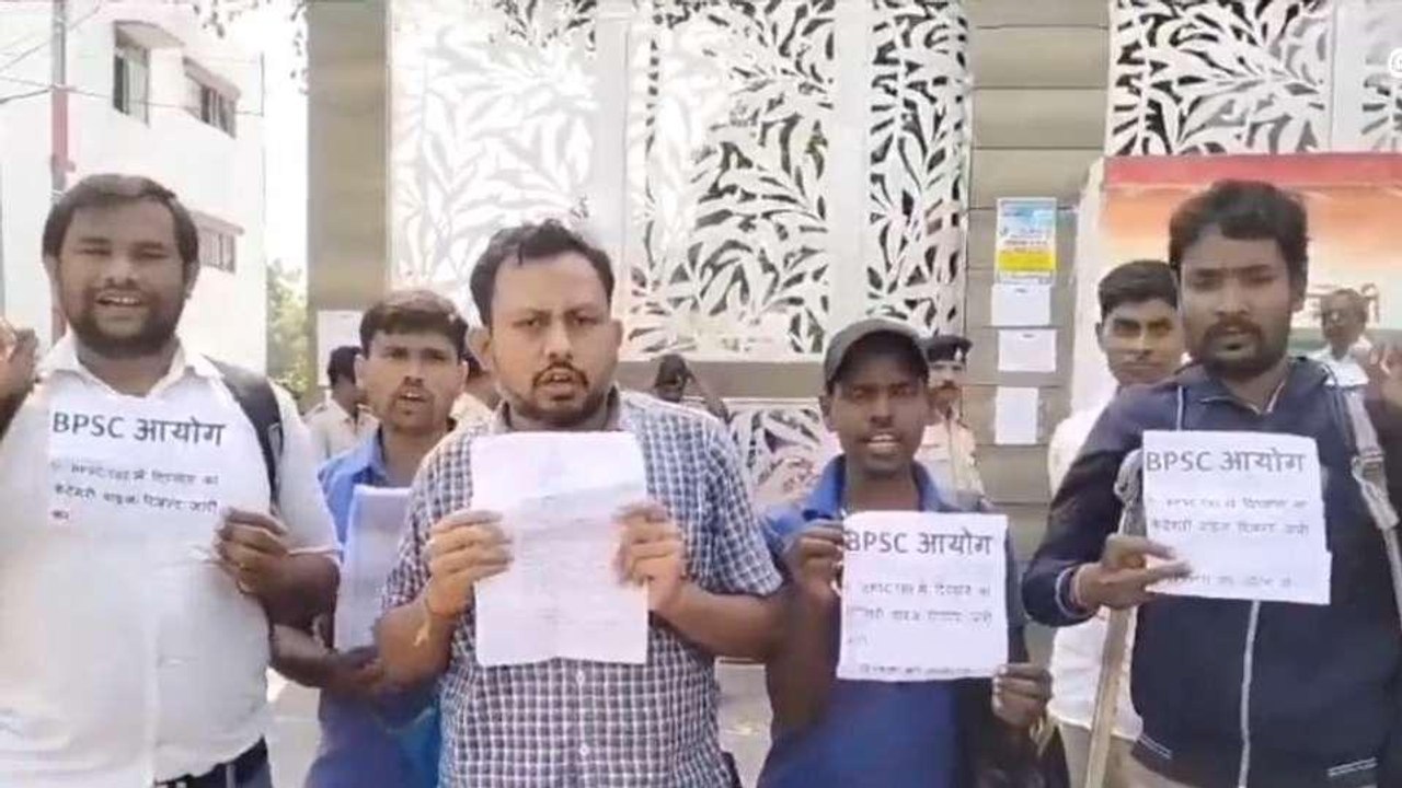 पटना: दिव्यांग अभ्यर्थी हक़ के लिए आयोग पहुँच कर करने लगे हंगामा, जाने पूरा मामला