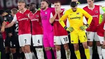 Bas Dost collapses on pitch vs AZ Alkmaar | Bas Dost Accident on pitch | Bas Dost Collapse video