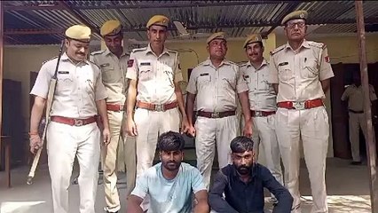 Eyes wide open after seeing so many fake notes in the car, what kind of game is this during election period?