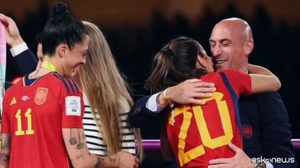 La Fifa inibisce per tre anni Rubiales dopo lo scandalo del bacio