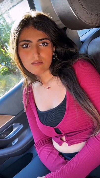 معاذ القحطاني يسب أخته ورد صادم من هند القحطاني