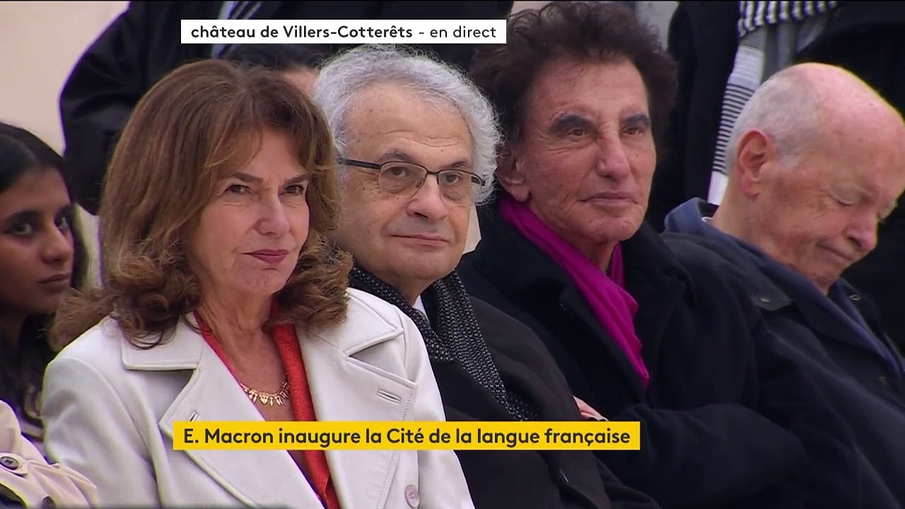 Emmanuel Macron tacle l'écriture inclusive  : " Il ne faut pas céder aux airs du temps"