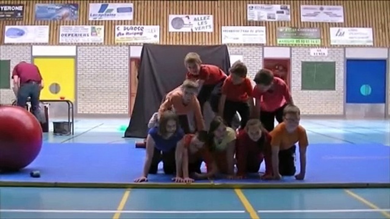 The Amazing World of Queen Mattéo - La chute et Mattéo s'accroupi