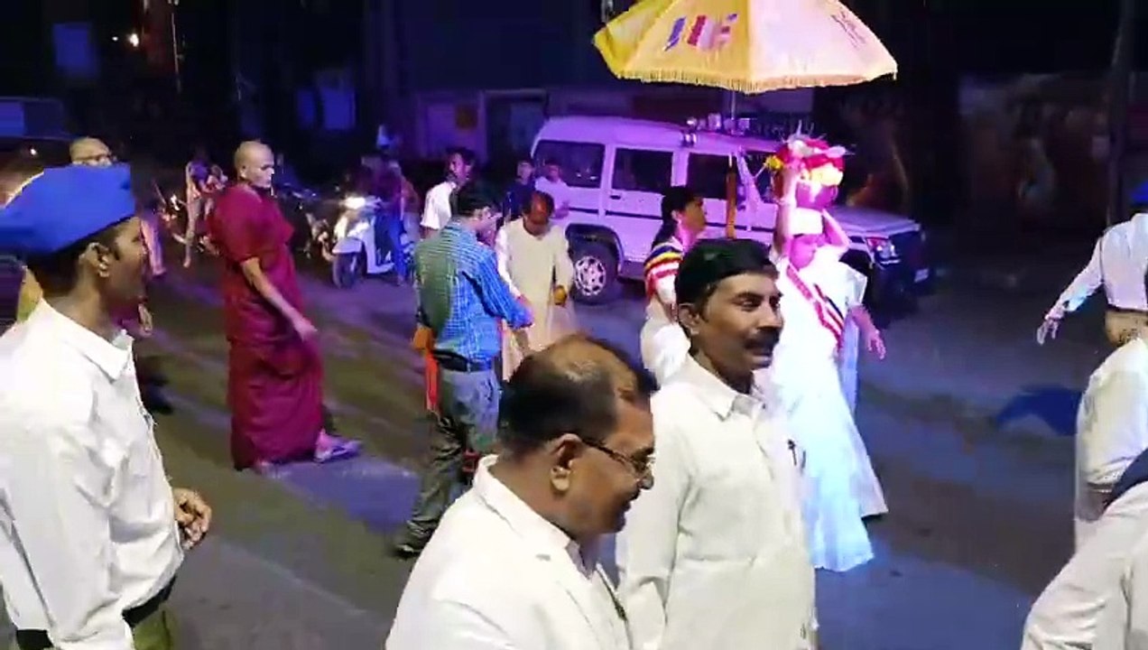 बुद्धम शरणम गच्छामी के जयघोष के साथ निकली धम्म दर्शन रैली, श्रीलंका सहित कई स्थानों से शामिल हुए बौद्ध ​भिक्षु