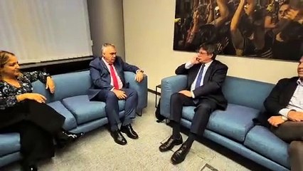 Trobada de Puigdemont amb el PSOE al Parlament Europeu
