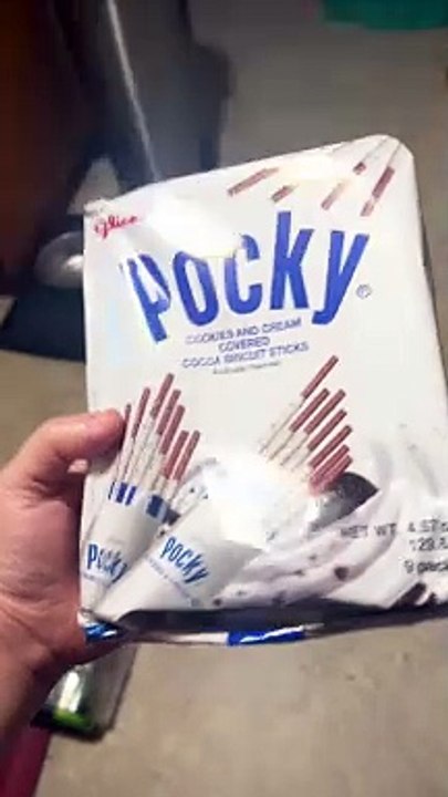 Pocky Cookies and Cream Covered Cocoa Biscuit Sticks
