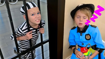 Police story and Peek a boo song _ Nursery Rhymes & Kids Songs