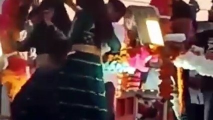 देवरिया के इस वीडियो ने मचाया बवाल, 17 लोगों पर दर्ज है केस, देखें वीडियो