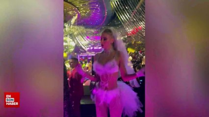 Şeyma Subaşı Cadılar Bayramı'na süper mini gelinliğiyle katıldı