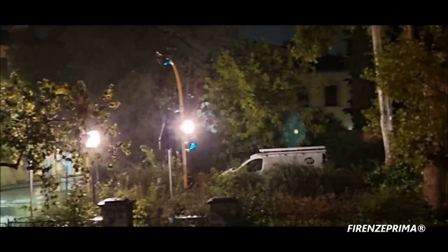 Downbrust, pioggia e vento forte con tempesta di fulmini a Firenze 15 08 2022