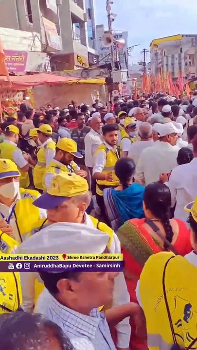Aniruddha's ADM Volunteers manage sea of devotees at Pandharpur Vitthal Mandir _ Ashadhi Ekadashi 2785