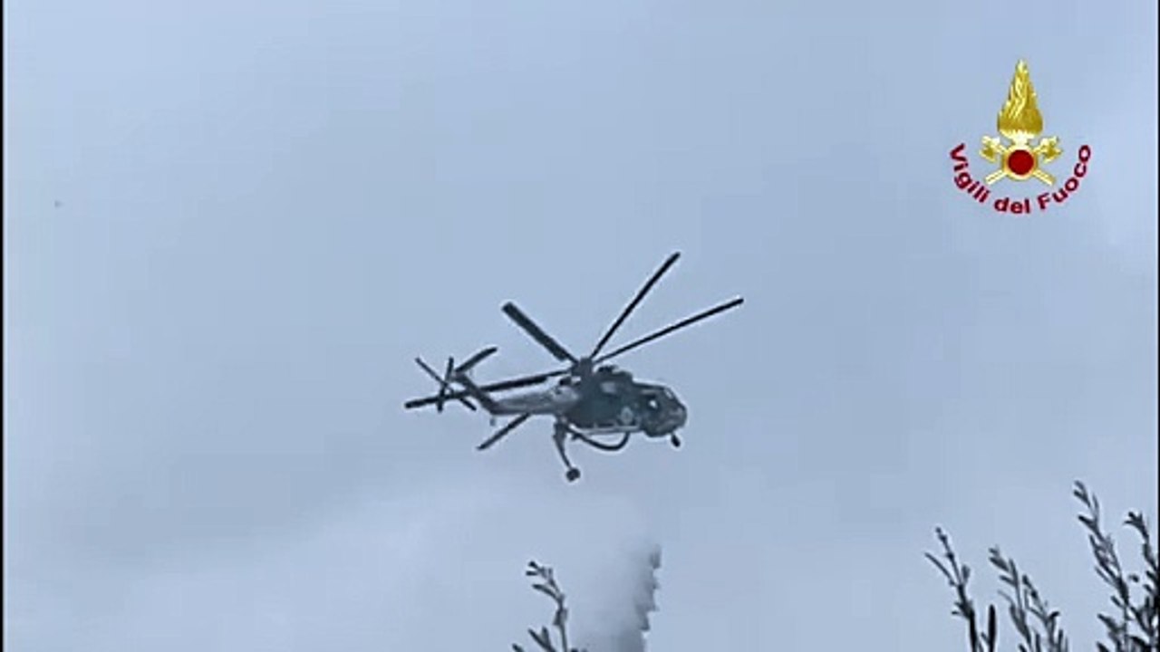 Vasto incendio a Piraino: evacuate alcune abitazioni