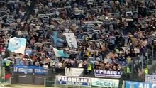 Olympia, l'aquila della Lazio, sbaglia e plana nella curva della Fiorentina