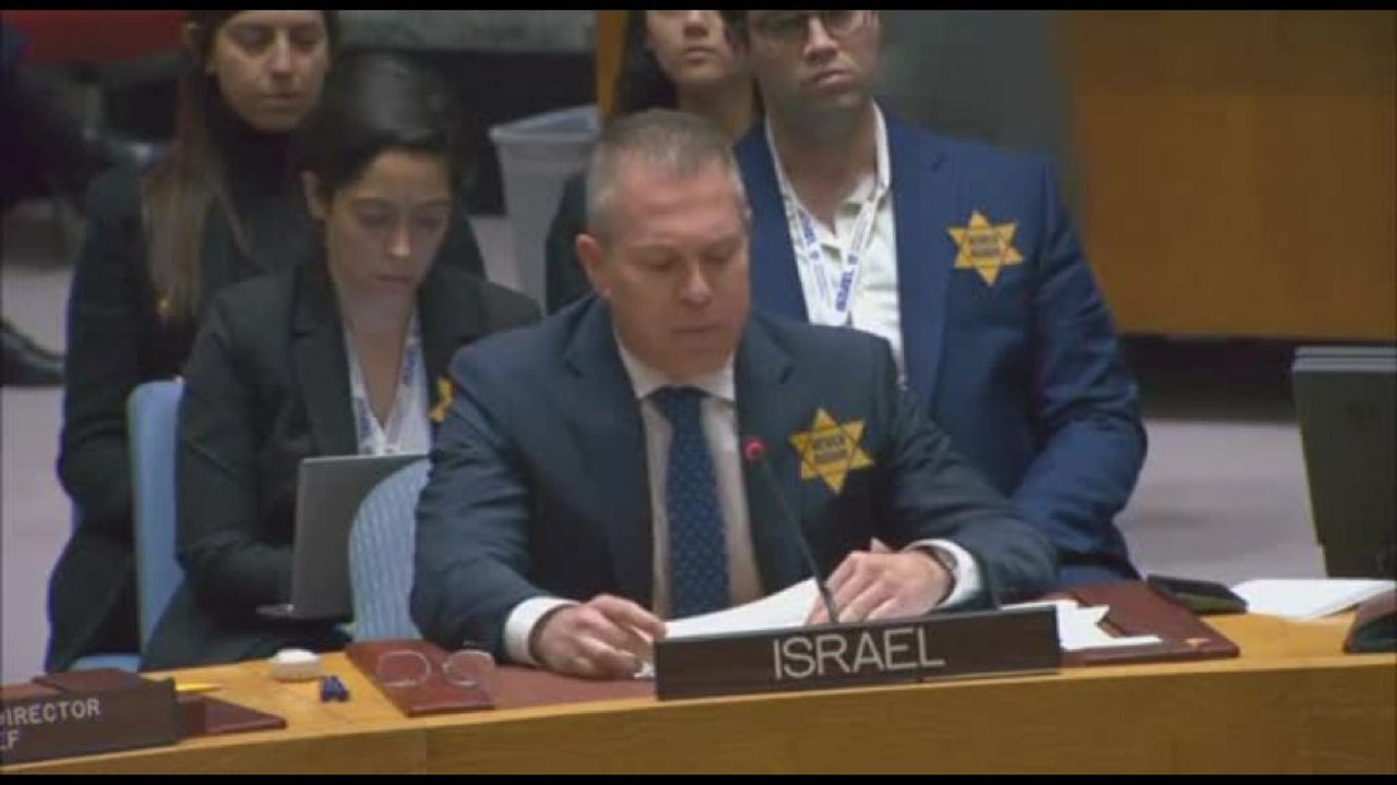 L'ambasciatore israeliano all'Onu si appunta la stella gialla