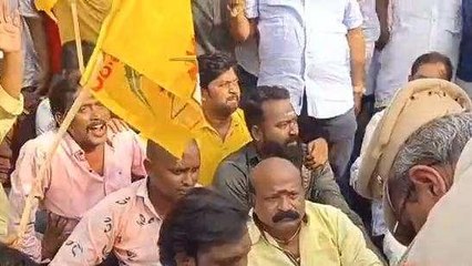 రాజమండ్రిలో తీవ్ర ఉద్రిక్త పరిస్థితులు