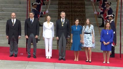 La infanta Sofía hace un guiño a la princesa Leonor en su gran día con un original vestido