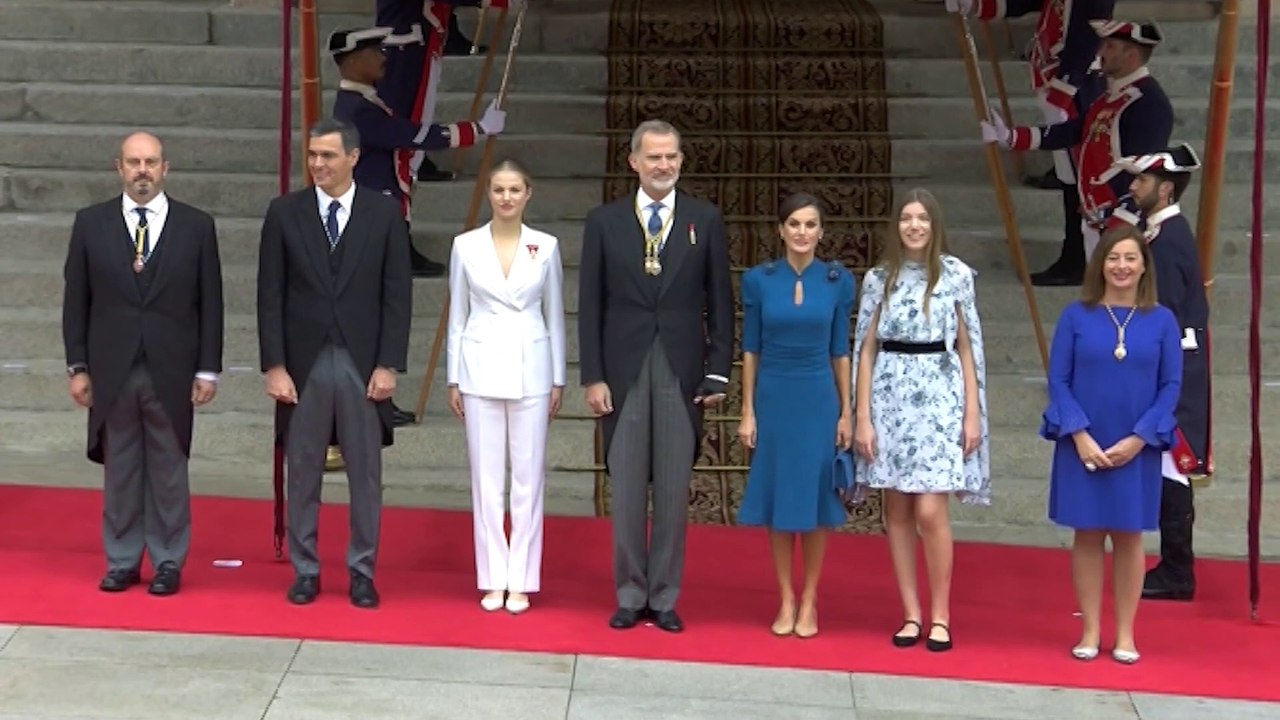 La infanta Sofía hace un guiño a la princesa Leonor en su gran día con un original vestido