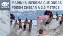 Ressacas atingem praias e assustam banhistas no RJ