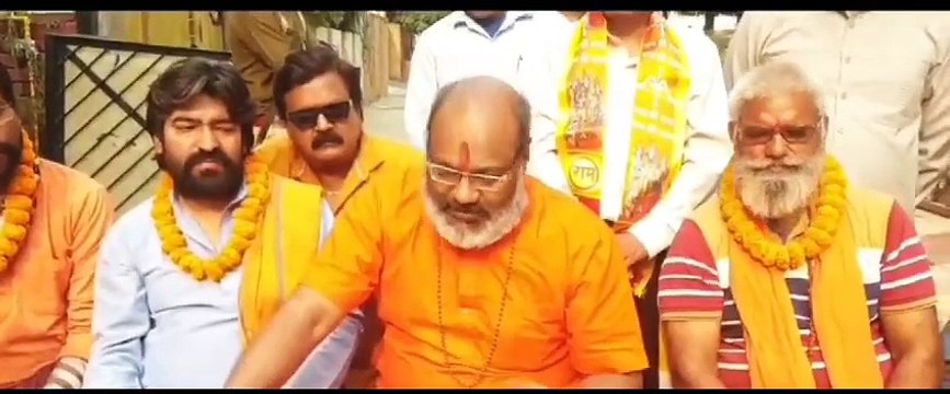 Video News : 'यूपी में अधिकारी निरंकुश, जिले के अधिकारियों के मनमाना रवैये से भाजपा नेता और मंत्री भी परेशान'- यति नरसिंहानंद