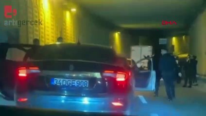 Ümraniye'de yolu kapatıp eğlenen sürücülere ceza