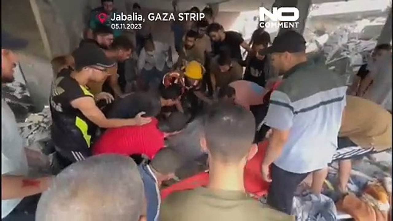شاهد: دمار كبير سببه القصف الإسرائيلي على جباليا ودير البلح في غزة