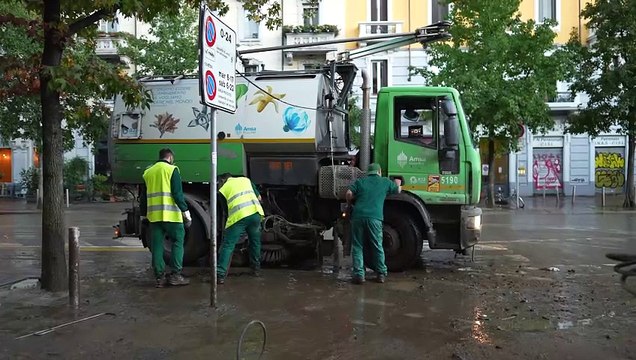 Esondazione del Seveso: le operazioni di pulizia delle strade