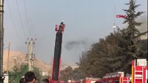 Gebze'deki Plastik Fabrikasında Yangın: 3 İşçi Yaralandı