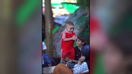 ابتسامات مسروقة تحت القصف على وجوه الصغار في غزة