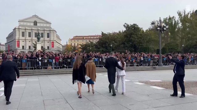 Le cantan Feliz cumpleaños a la princesa Leonor tras el almuerzo en el Palacio Real