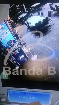 Assaltantes armados invadem clube de poker, rendem seguranças e levam dinheiro do caixa durante torneio