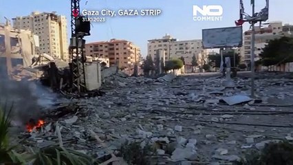 NoComment/ Reducidas a cenizas una escuela ortodoxa griega y una mezquita en Gaza