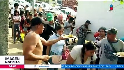 Familia mexiquense lleva comida a damnificados en Acapulco
