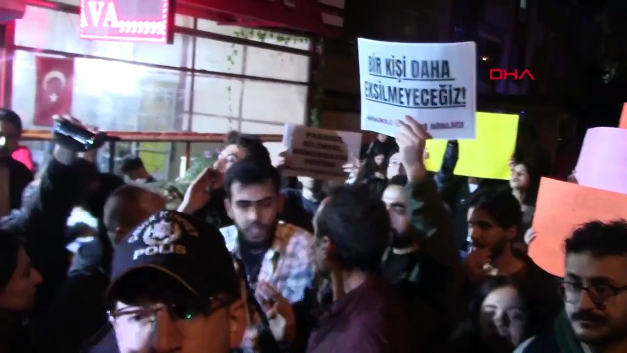 Il y a eu une bagarre entre des étudiants protestant contre le suicide d'étudiants et la police à Eskişehir