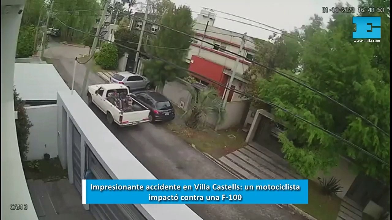 Impresionante accidente en Villa Castells: un motociclista impactó contra una F-100