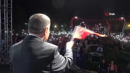 Aşağıdaki habere uygun başlık, kısa özet ve kategoriyi Türkçe olarak yazar mısın?