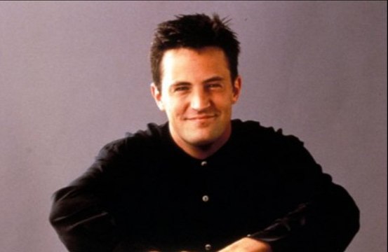 Matthew Perry fans are paying tribute to the late actor by flocking to the restaurant below the apartment block where ‘Friends’ was shot