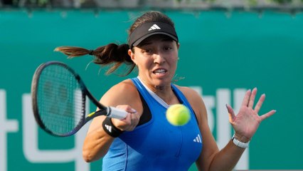 Pegula stuns Sabalenka at the WTA Finals
