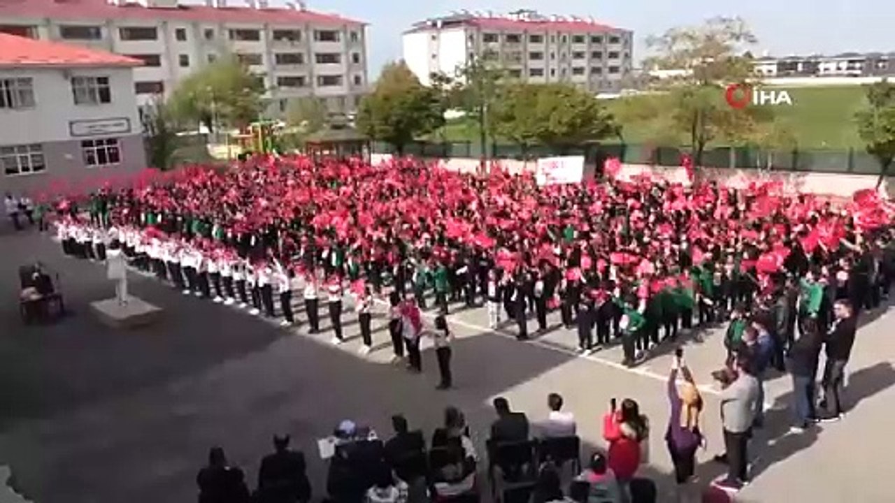 Türkiye'nin en kalabalık öğrenci korosundan oratoryo gösterisi