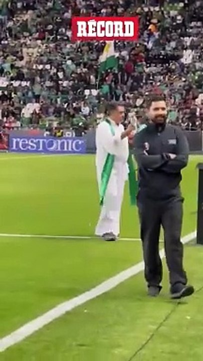 ¿Empate con ayuda divina? Sacerdote regó el cés...