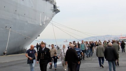 Sarayburnu Limanı'na demirleyen TCG Anadolu gemisi ziyarete açıldı