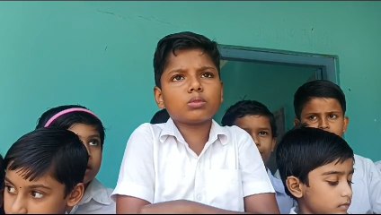 মোবাইলে গান শুনে শিখে সুর-তালে সকলকে অবাক করে দিচ্ছে বাঁকুড়ার আতিব | Oneindia Bengali