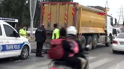 Hafriyat kamyonunun çarptığı yaya öldü