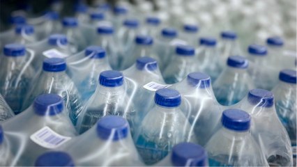 In diesem Fall dürfen im Supermarkt einzelne Flaschen aus einem Sechserpack entnommen werden